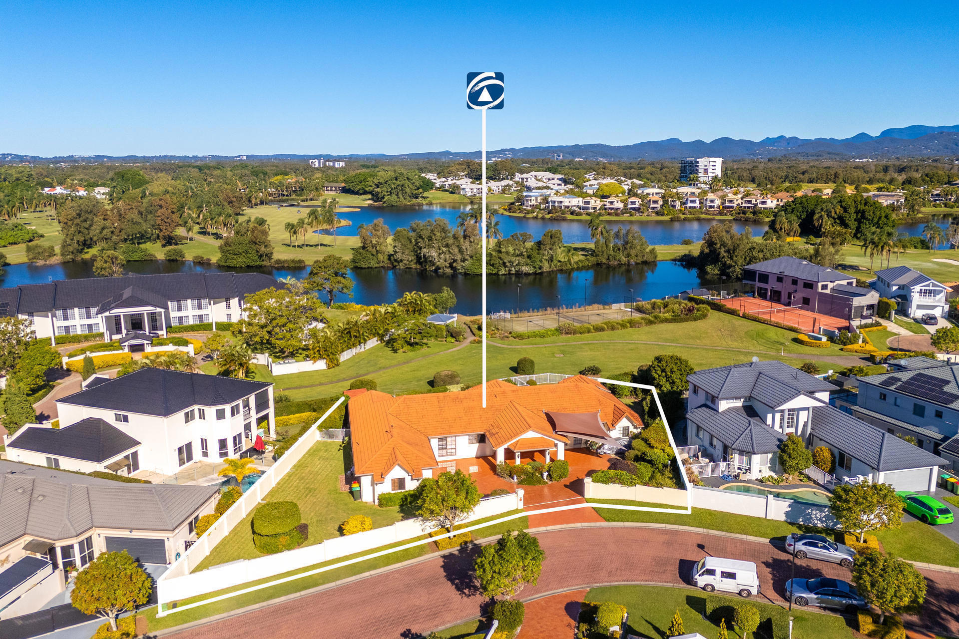 33 Meadowlake Drive, Carrara