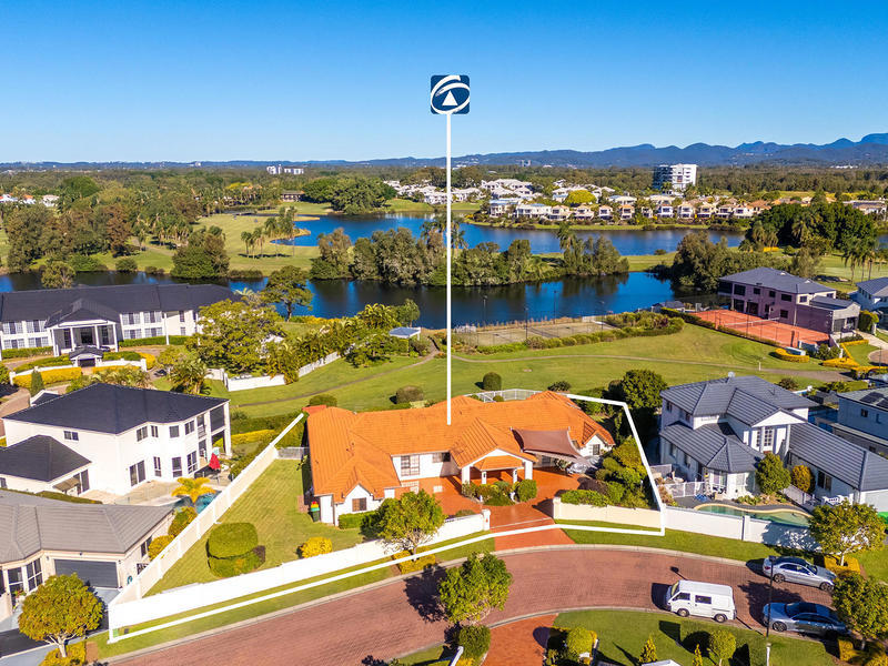33 Meadowlake Drive, Carrara