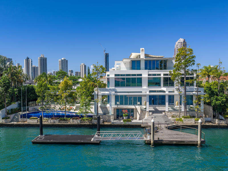 141-143 Commodore Drive, Paradise Waters