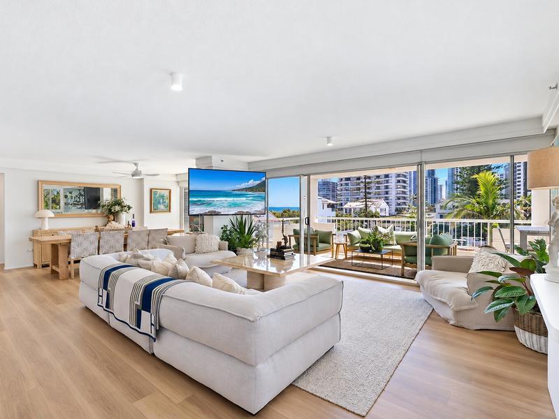2b/7 Fern Street, Surfers Paradise