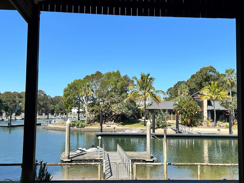 9 Casuarina Court, South Stradbroke