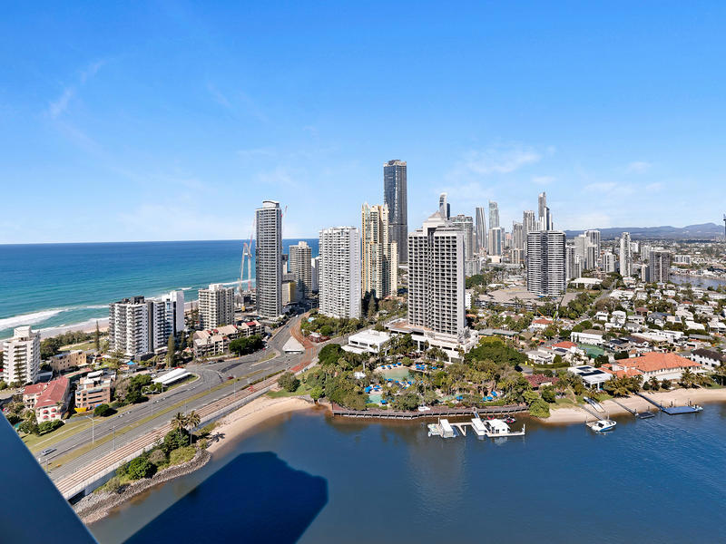 159/8 Admiralty Drive , Paradise Waters