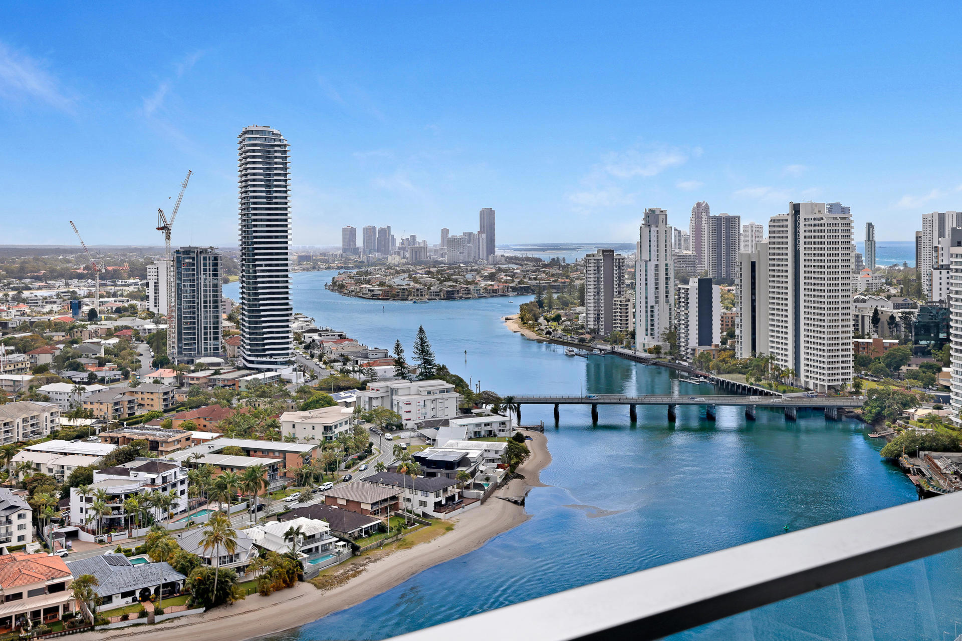 2401/4 Wahroonga Place, Surfers Paradise