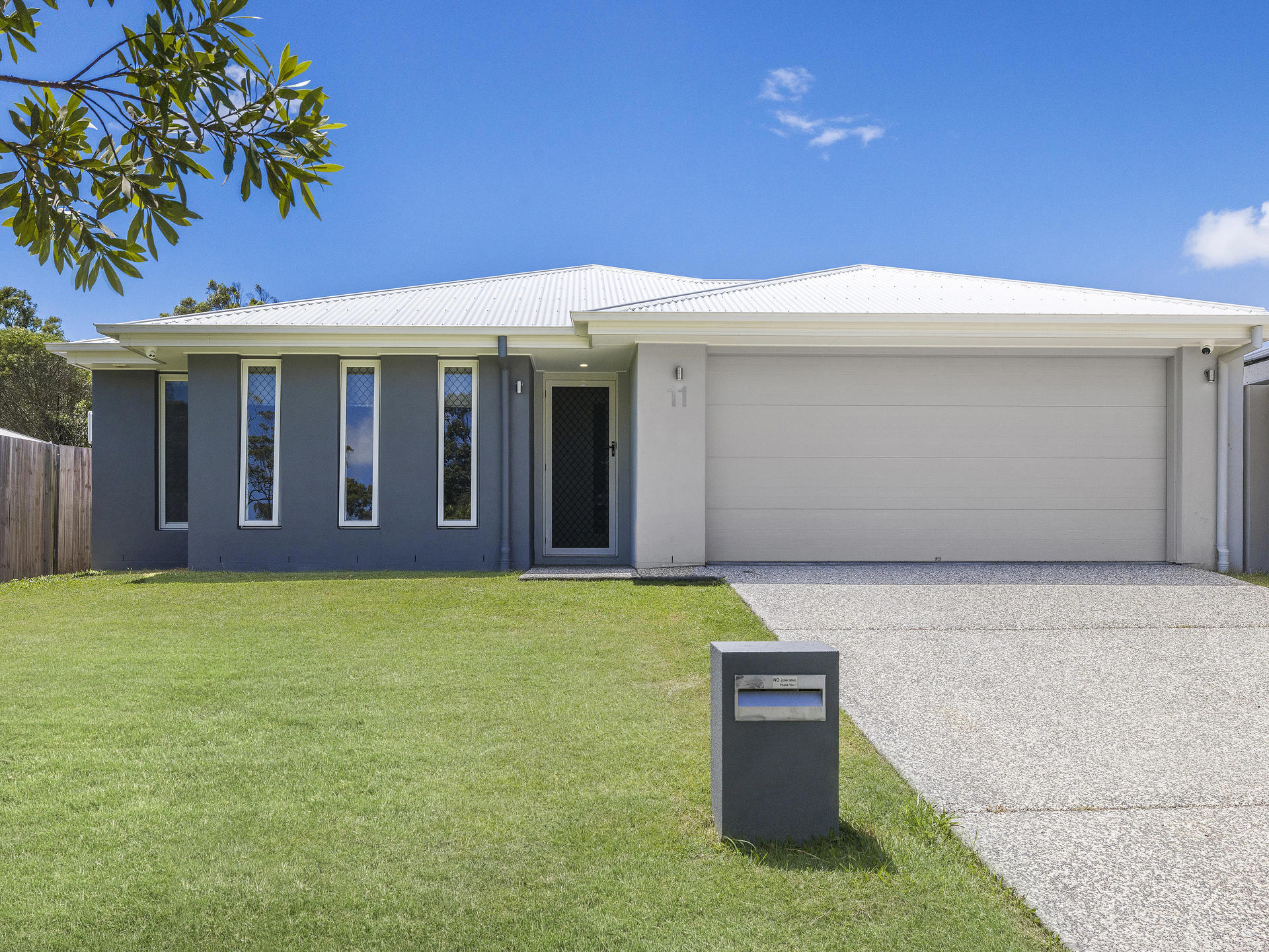 11 Valleygreen Close, Redland Bay