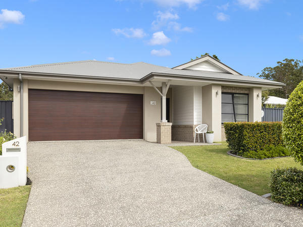 42 Ellabay Crescent, Redland Bay