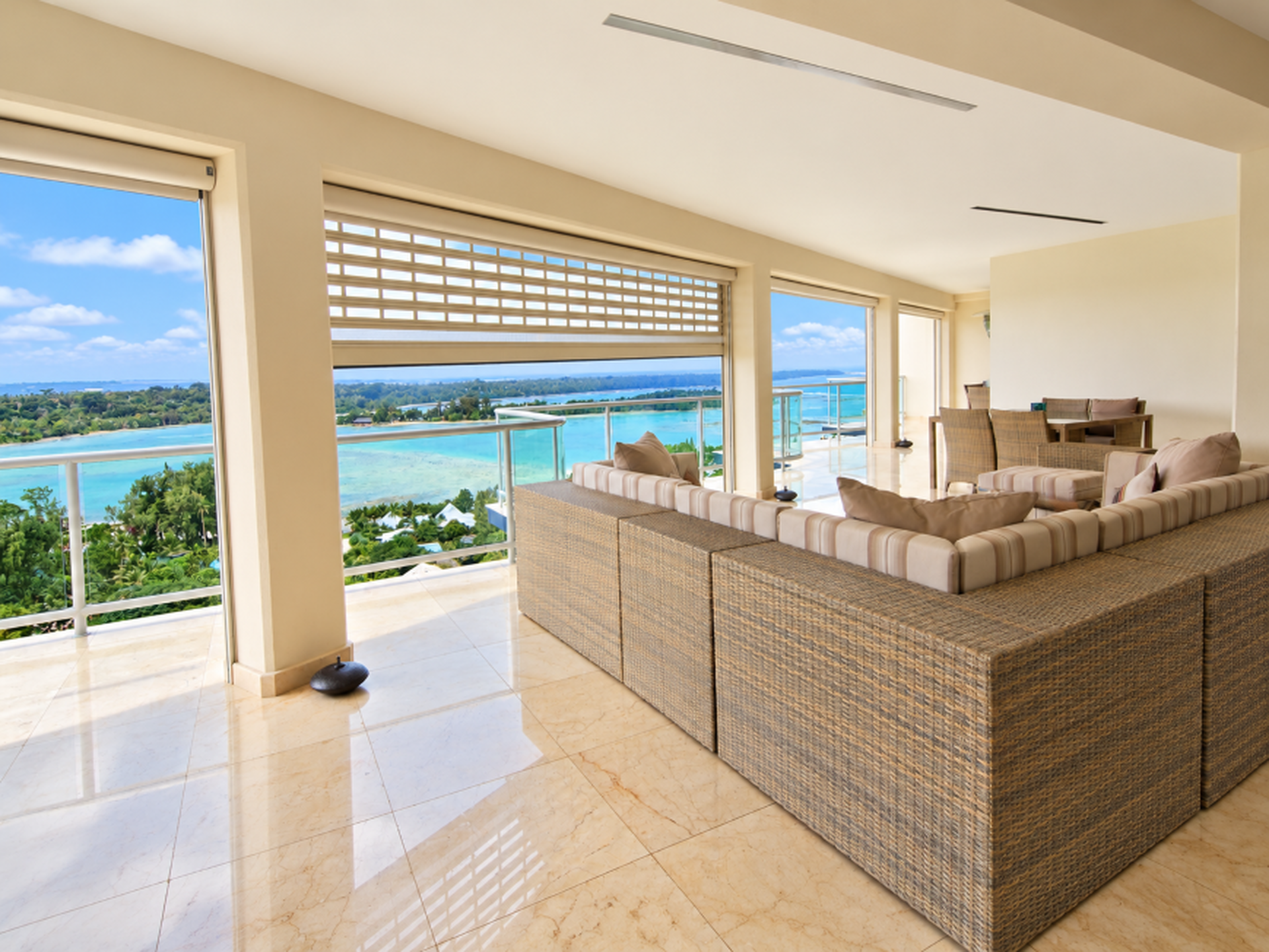 Luxury Amalfi Penthouse for Sale in Port Vila with Panoramic Ocean Views, photo 2 of 12