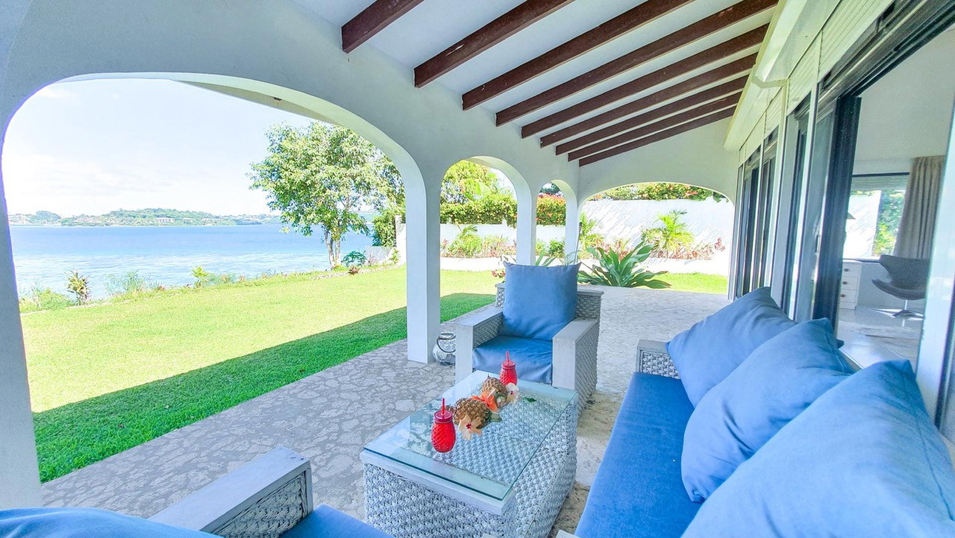 Charming 3-Bedroom Home with Stunning Views, photo 2 of 17