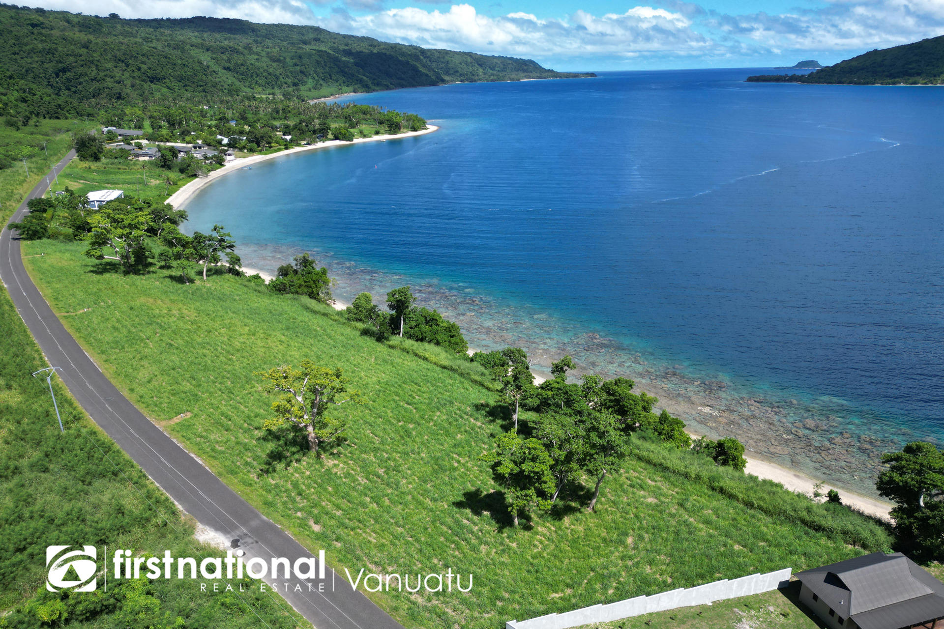 Everyone Wants to Live In Paradise, photo 1 of 10