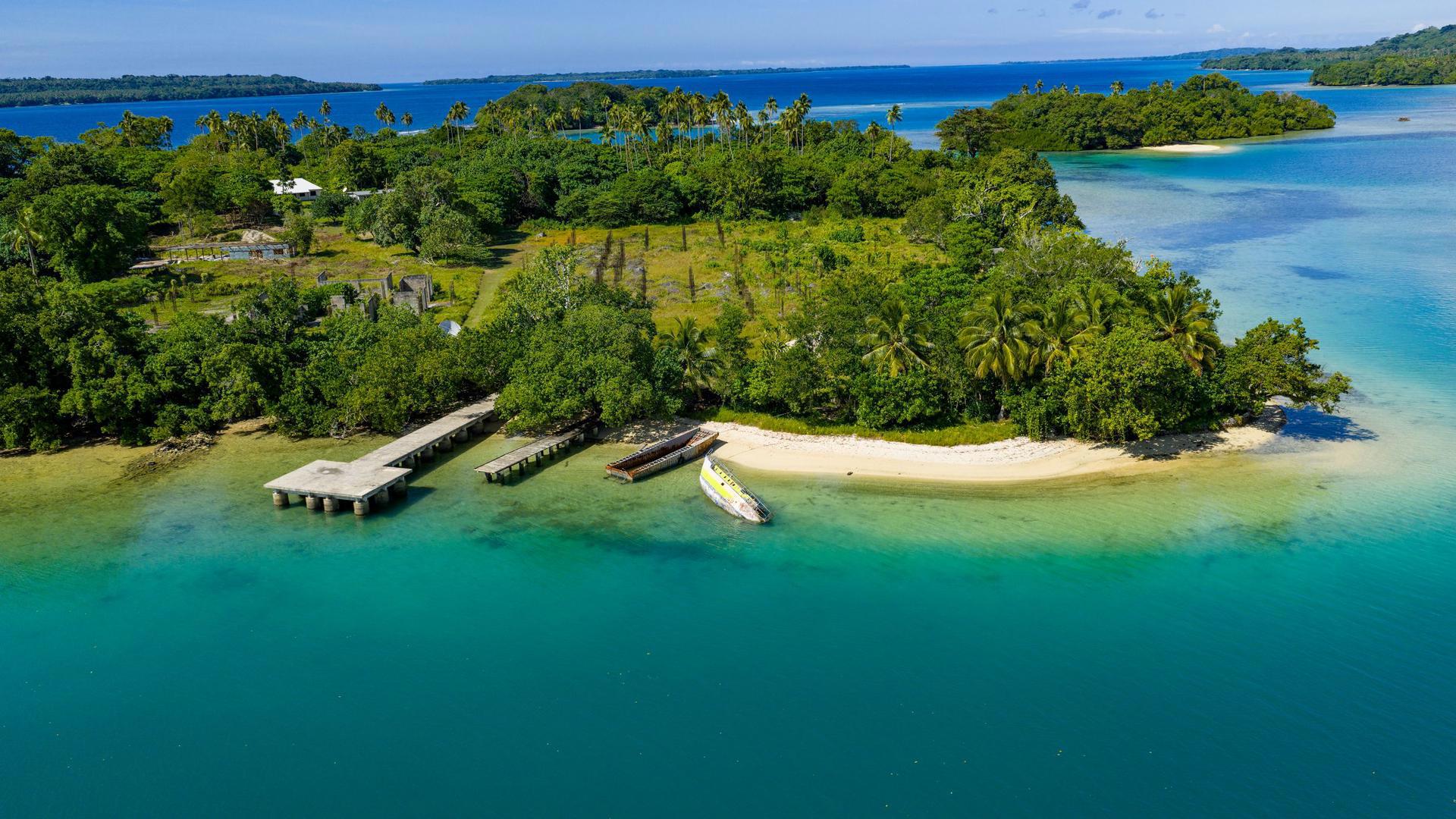 Private Island for Sale in Vanuatu – Own the Spectacular Oyster Island, photo 2 of 10