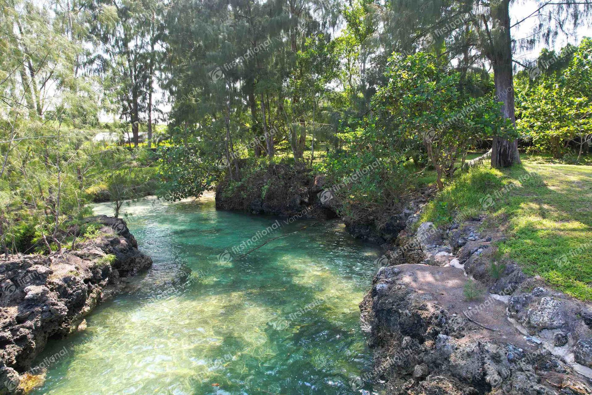 Rare Private Beachfront, only 20 minutes from Port Vila, photo 2 of 11