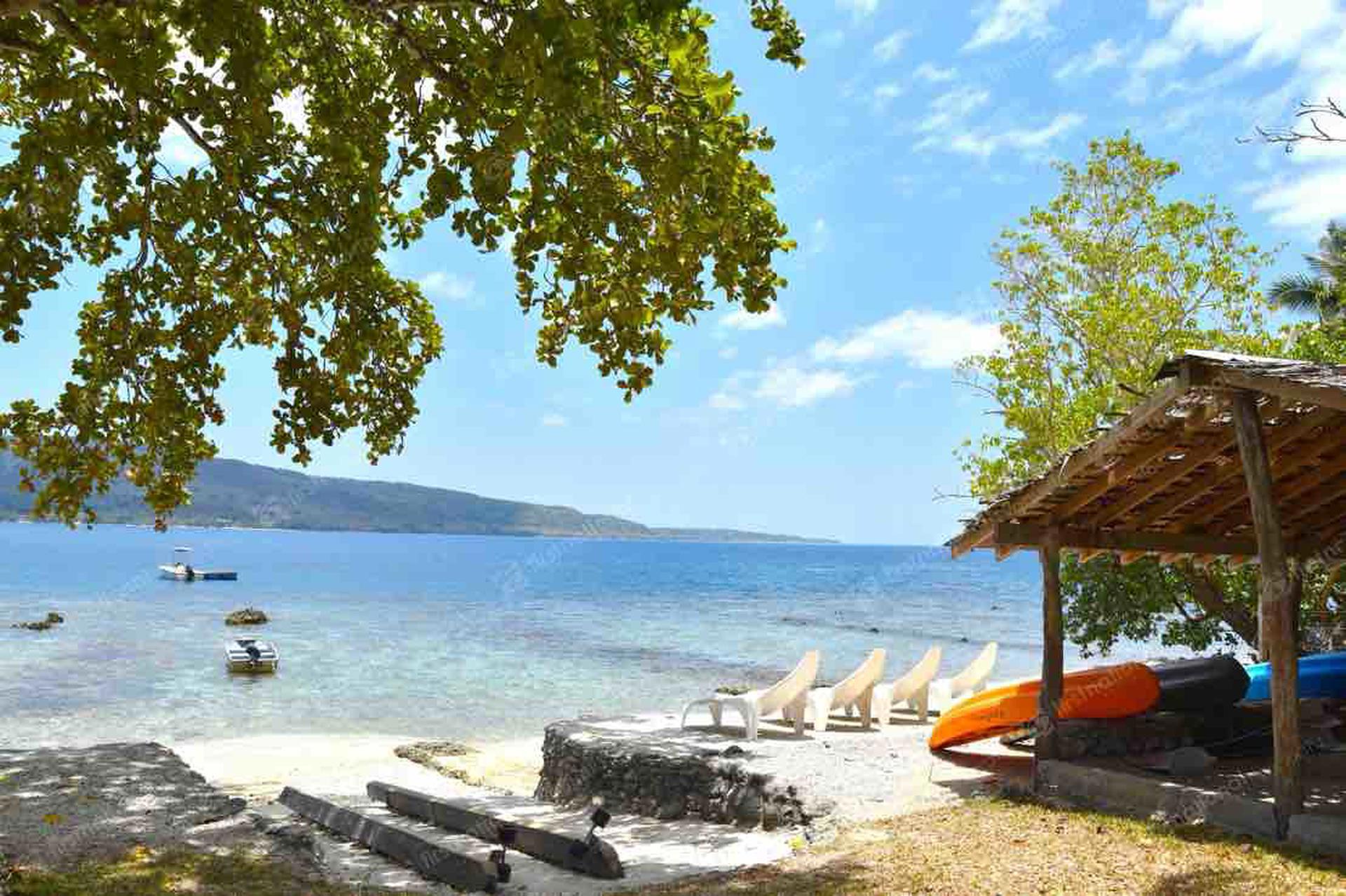 Private Beachfront Home with Harbour Views – Havannah Harbour Port Vila, photo 2 of 13