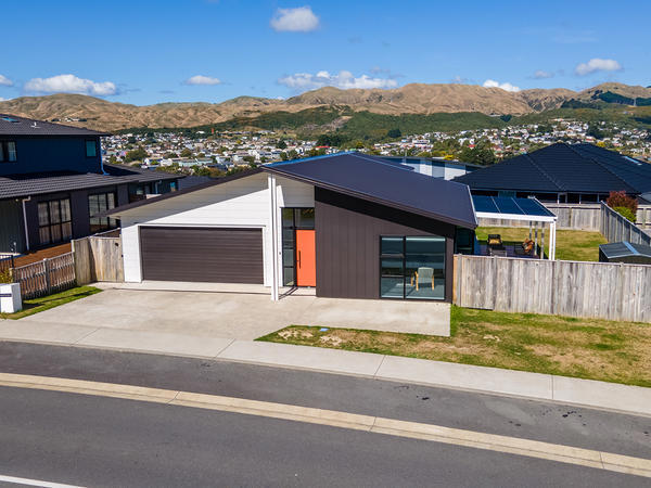 23 Queen Charlotte Drive, Aotea