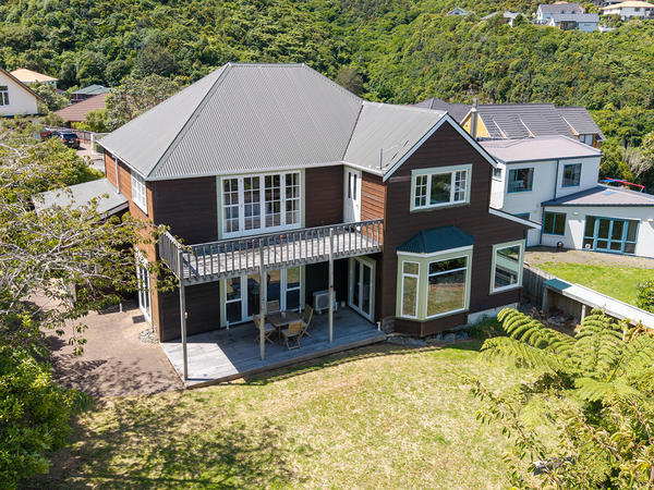 11 Ridvan Grove, Ngaio