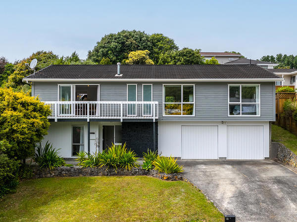 18 Greyfriars Crescent, Tawa
