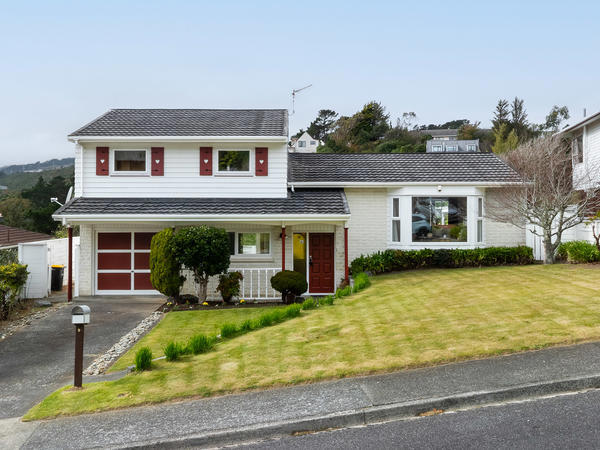 9 Caesars Place, Churton Park