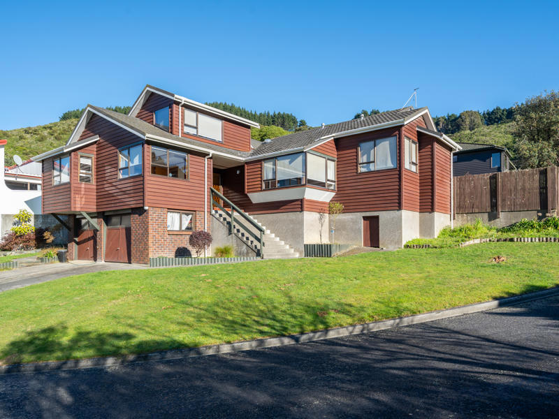 11 Duval Grove, Tawa