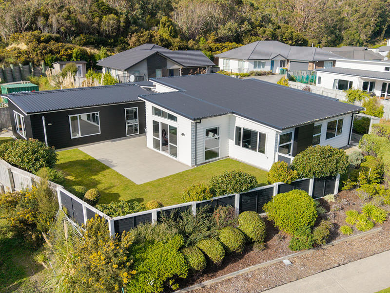 22 Banks Boulevard, Whitby
