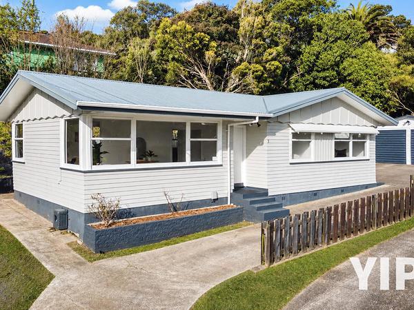 3 Jonathan Way, Paparangi