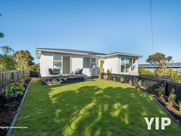 19 Brooker Grove, Newlands