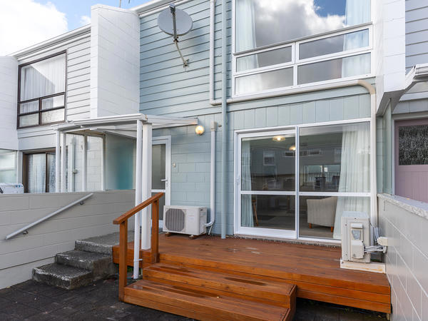12/4 Dr Taylor Terrace, Johnsonville