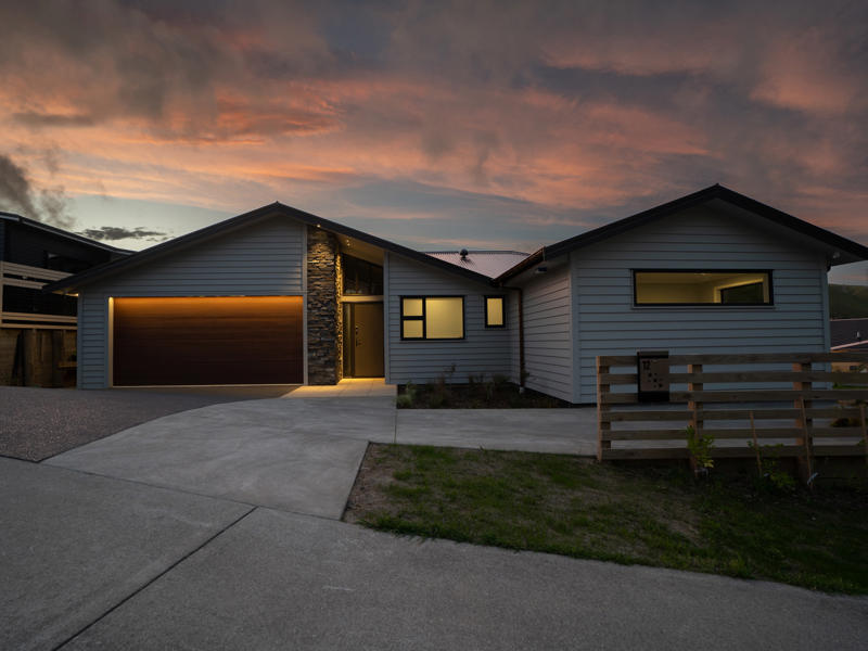 12 Prestwich Rise, Churton Park