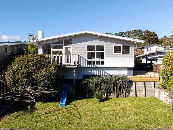 15 Silverbirch Grove, Churton Park