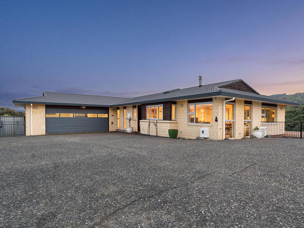 45A Kirton Drive, Riverstone Terraces