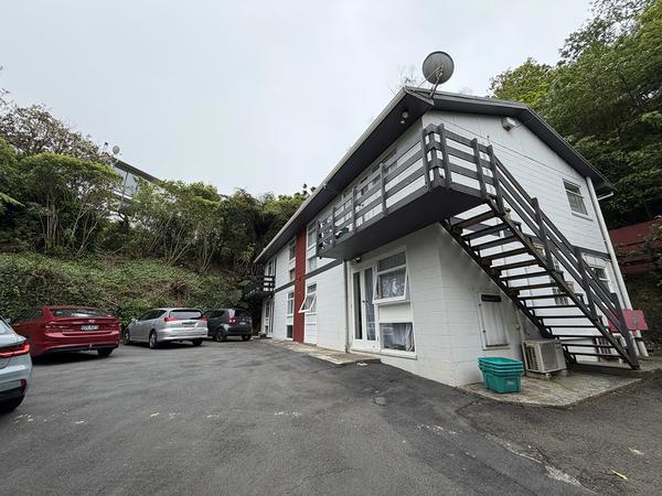 9 A, B, C/ D Epsom Way, Karori