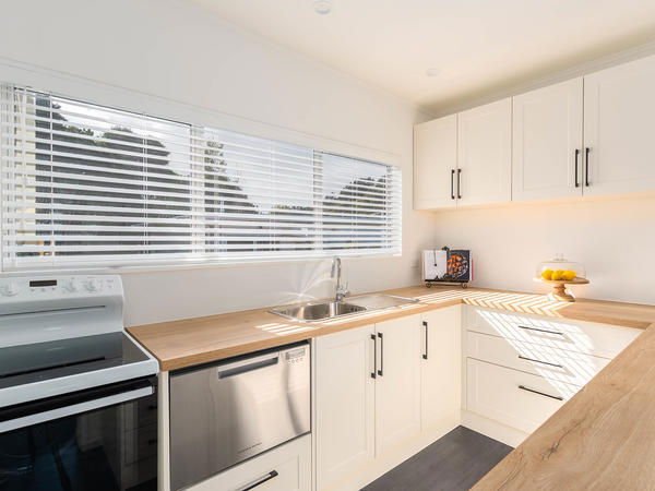 73B Airlie Road, Plimmerton