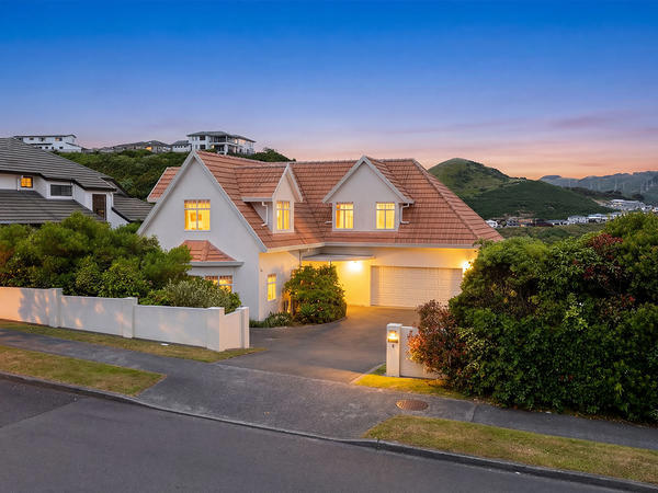 4 Amesbury Drive, Churton Park