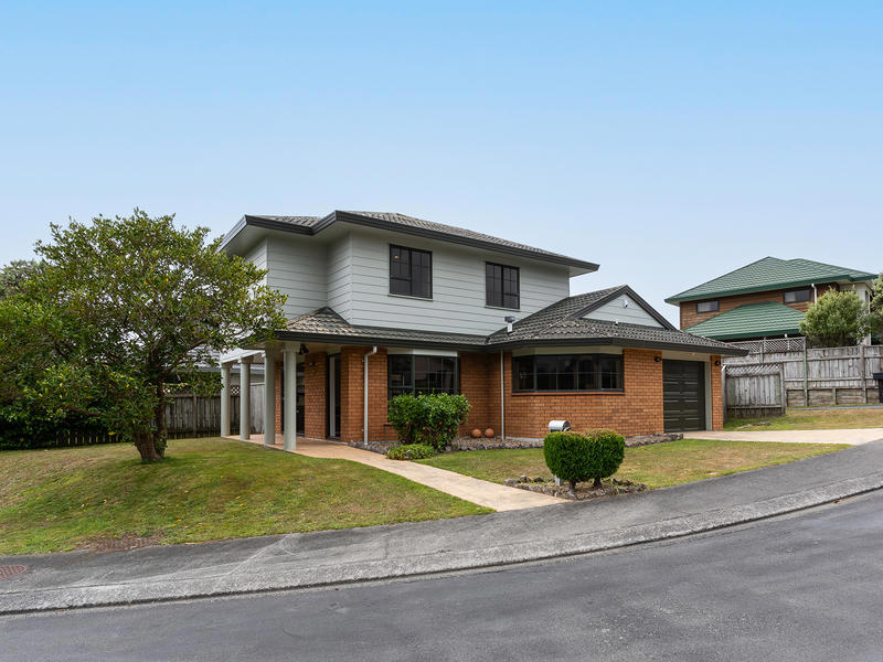 16 Peppertree Lane, Woodridge