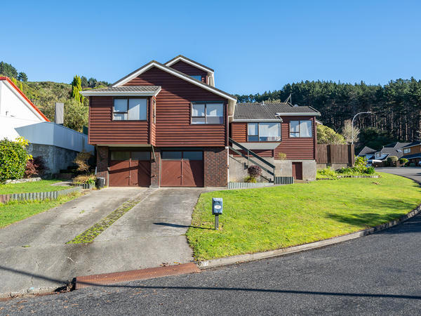 11 Duval Grove, Tawa
