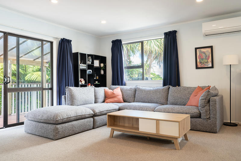 31 Cheltenham Terrace Newlands NZ 6037 Collective First National