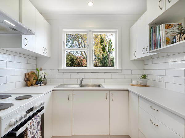 1/1 Karamu Street, Eastbourne