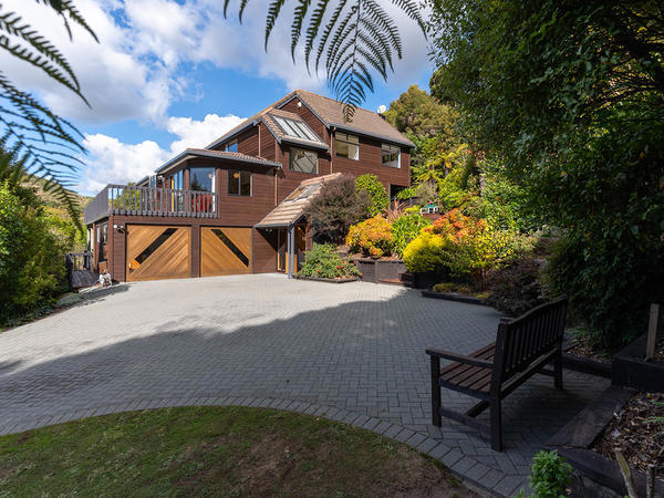 9 Furneaux Grove, Whitby