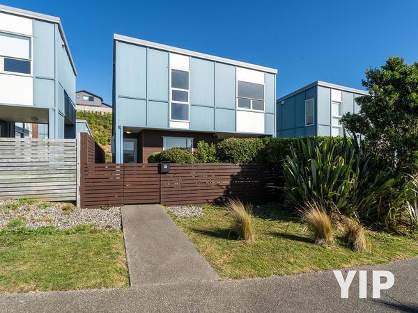 74 Cedarwood Street, Woodridge