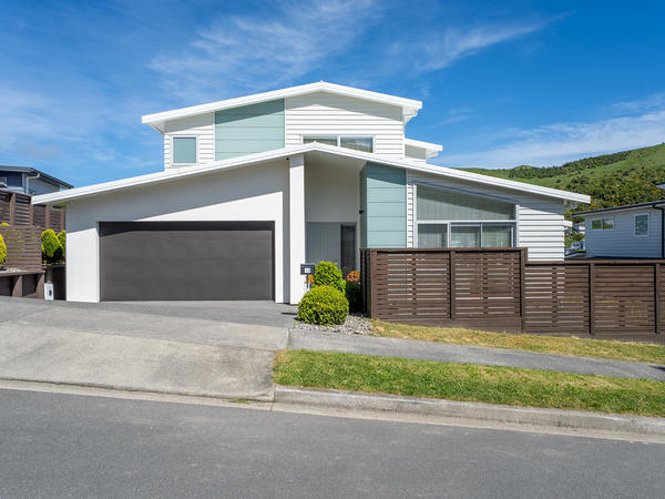 10 Crompton Avenue, Churton Park