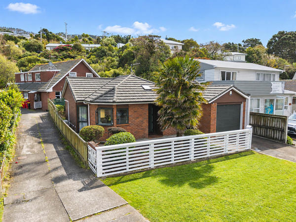 221A Main Road, Tawa