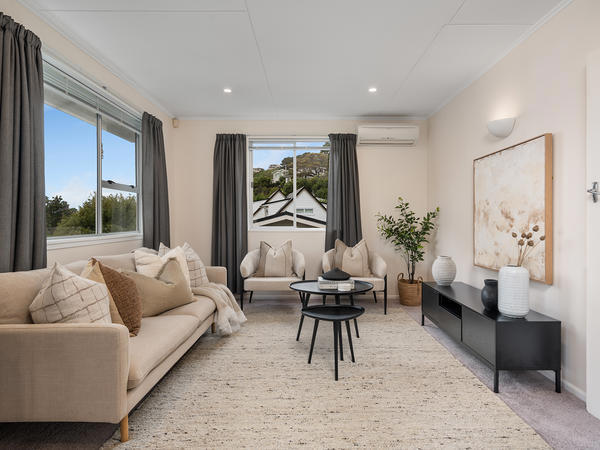 2/14 Doris Gordon Crescent, Crofton Downs