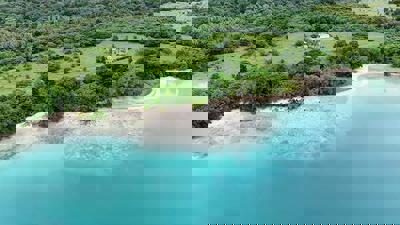   Bernier Bay, Aore Island, Espiritu Sato, Vanuatu                            