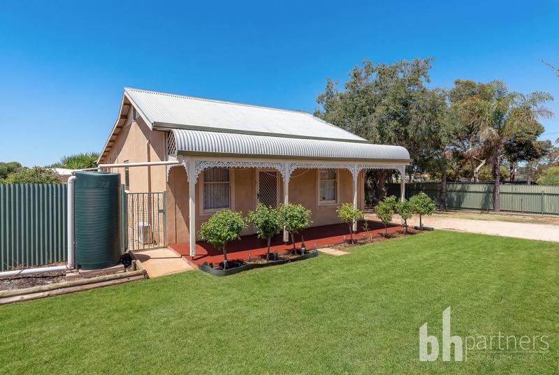 20 Hardwick Road, Glossop SA, Glossop - Image 1