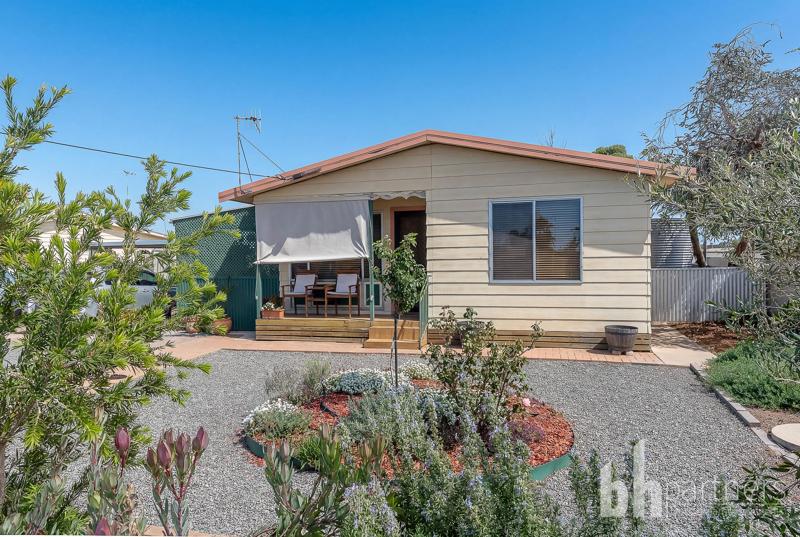 27 Hale Street Renmark SA 5341, Renmark - Image 1