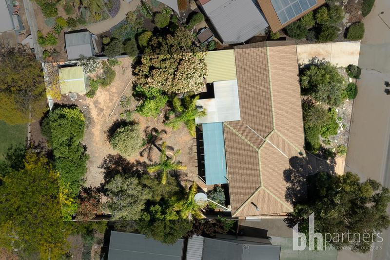 22 Thiele Avenue, Loxton SA, Loxton - Thumbnail 2