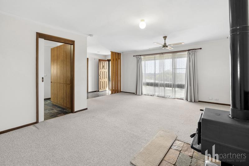 22 Thiele Avenue, Loxton SA, Loxton - Thumbnail 6