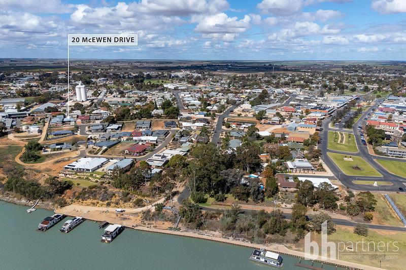 20 McEwen Drive, Loxton SA, Loxton - Thumbnail 2
