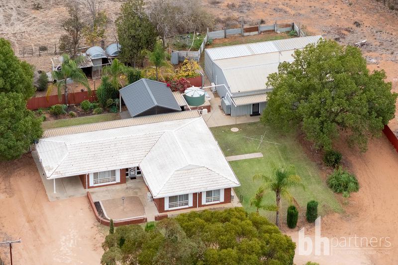 133 Garrett Road, Glossop SA, Glossop - Thumbnail 2