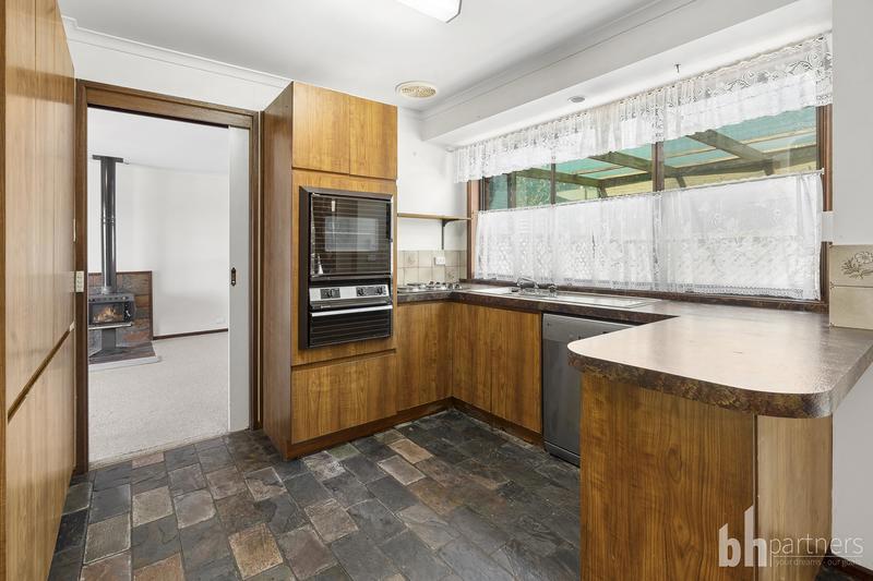 22 Thiele Avenue, Loxton SA, Loxton - Thumbnail 4