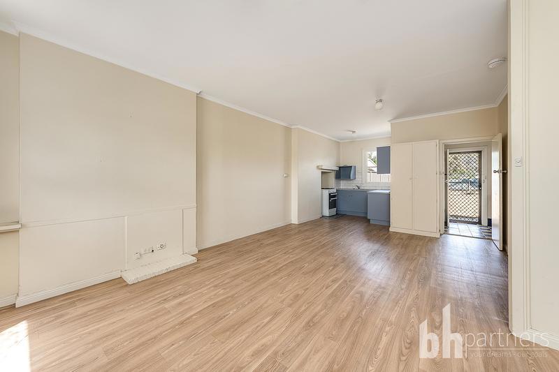 13 Hopkins Street, Renmark SA, Renmark - Thumbnail 3