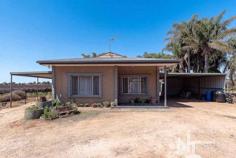 4 Stacey Road, Glossop - Image 1