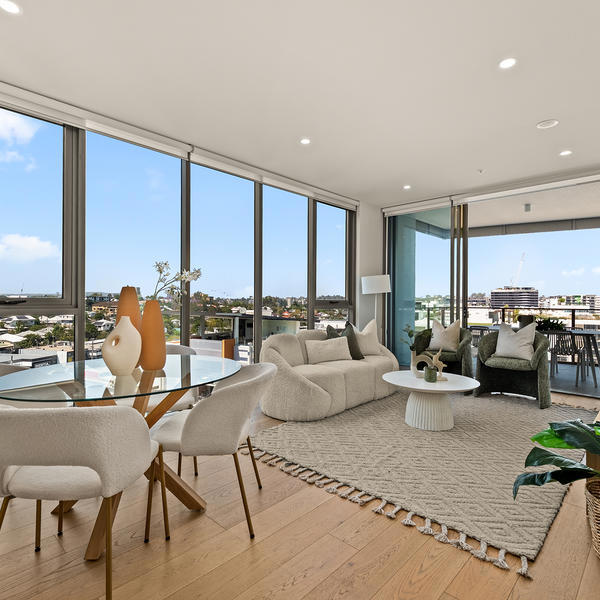 30903/9 Pidgeon Close, West End